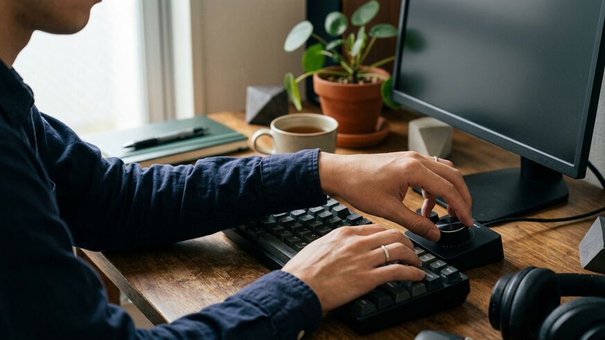 AfterEffectsで何ができる？代表的な用途やPremiereProとの違い・苦手な作業を初心者向けに解説