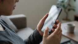 ショート動画編集のコツを初心者向けに解説！最後まで見てもらう作り方と投稿後に役立つ改善ポイント